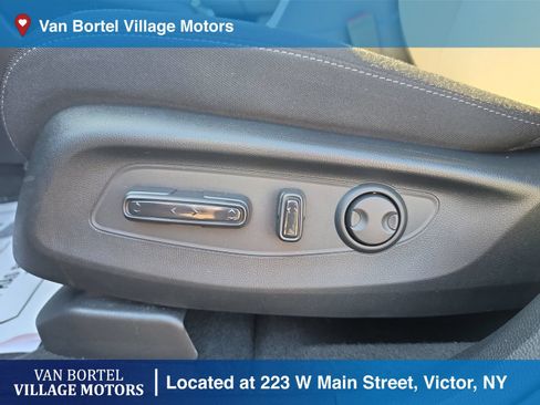 Used 2023 Honda CR-V EX image 12