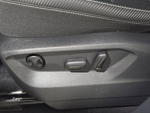 Used 2023 Volkswagen Atlas Cross Sport SE image 25