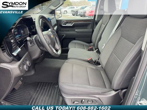 Used 2025 Chevrolet Silverado 1500 LT image 6