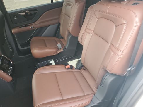 New 2026 Lincoln Aviator Reserve w/ Jet Appearance Package AWD/4WD image 26