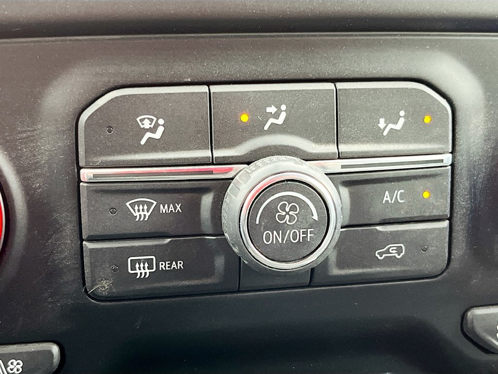 Used 2021 Chevrolet Silverado 1500 High Country w/ Technology Package AWD/4WD image 16