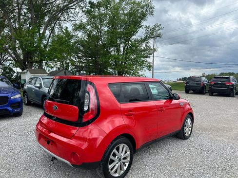 Used 2019 Kia Soul + w/ Audio Package FWD image 5