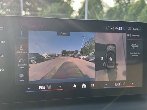 Used 2025 BMW M235i xDrive w/ Premium Package image 23