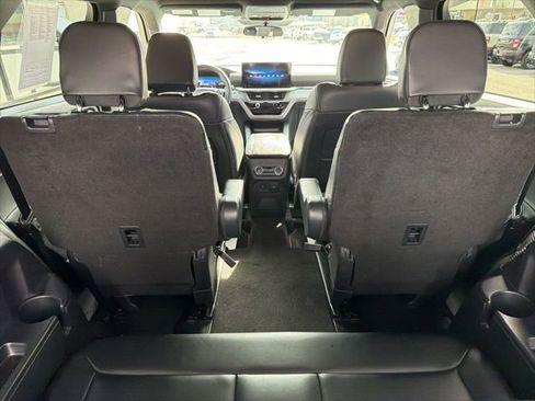 Used 2025 Ford Explorer ST-Line image 21