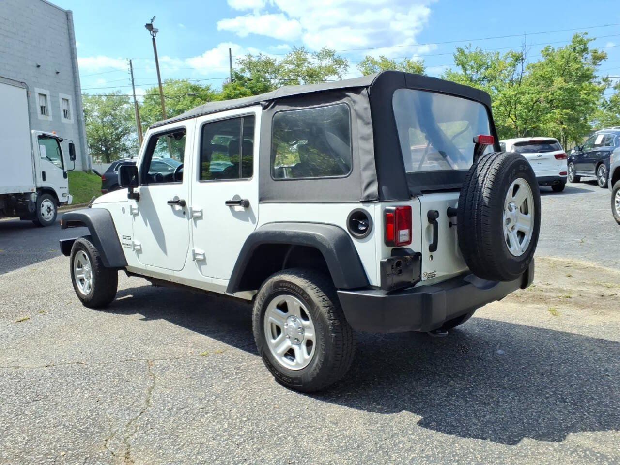 Used 2017 Jeep Wrangler Unlimited Sport w/ Connectivity Group AWD/4WD image 20