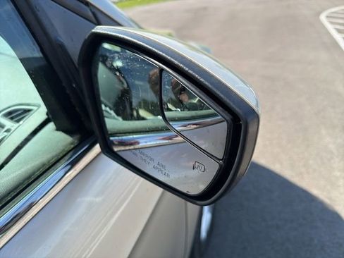 Used 2018 Ford Escape SEL FWD image 6