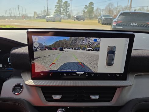 Used 2025 Ford Explorer Active image 16