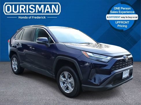 Used 2025 Toyota RAV4 XLE image 1