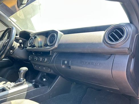 Used 2016 Toyota Tacoma TRD Off-Road w/ Towing Package RWD image 13