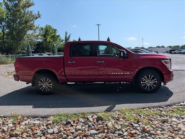 Used 2020 Nissan Titan SV w/ SV Convenience Package AWD/4WD image 6