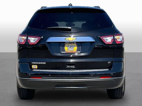 Used 2017 Chevrolet Traverse LT w/ Style and Technology Package FWD image 4