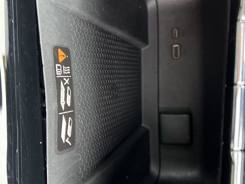 Used 2025 Chevrolet Traverse Z71 w/ Driver Confidence Package image 26