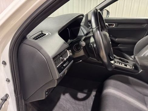 Used 2022 Honda Civic Sport image 10