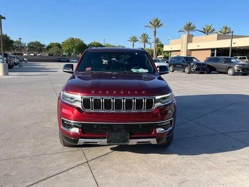 Used 2023 Jeep Wagoneer Series III w/ Preferred Equipment Group AWD/4WD image 5