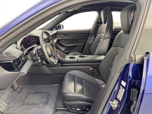 Used 2022 Porsche Taycan image 17