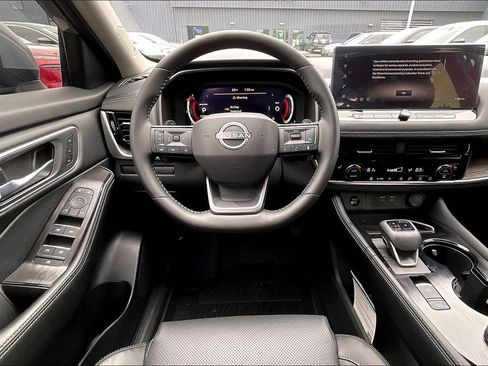 Used 2025 Nissan Rogue Platinum AWD/4WD image 7