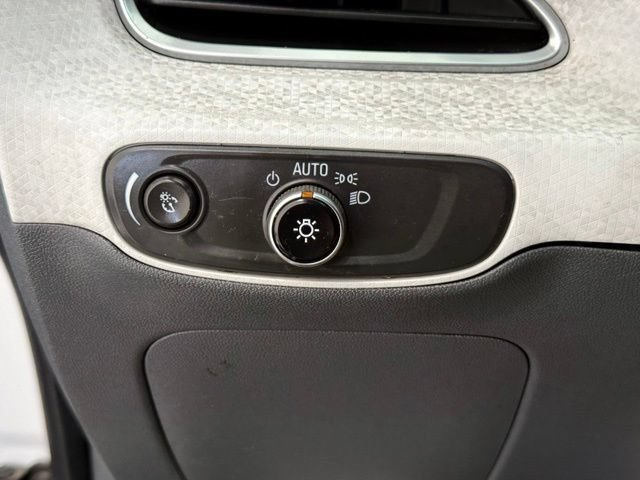 Used 2021 Chevrolet Bolt LT FWD image 30