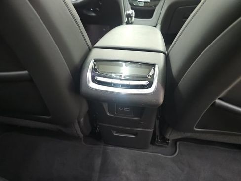 Used 2023 Cadillac XT6 Premium Luxury w/ Technology Package AWD/4WD image 26
