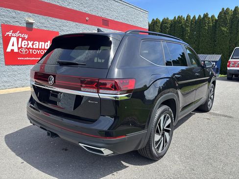 Used 2026 Volkswagen Atlas SE AWD/4WD image 3