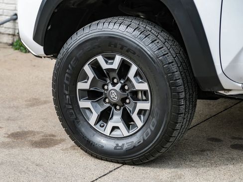 Used 2019 Toyota Tacoma TRD Off-Road image 53