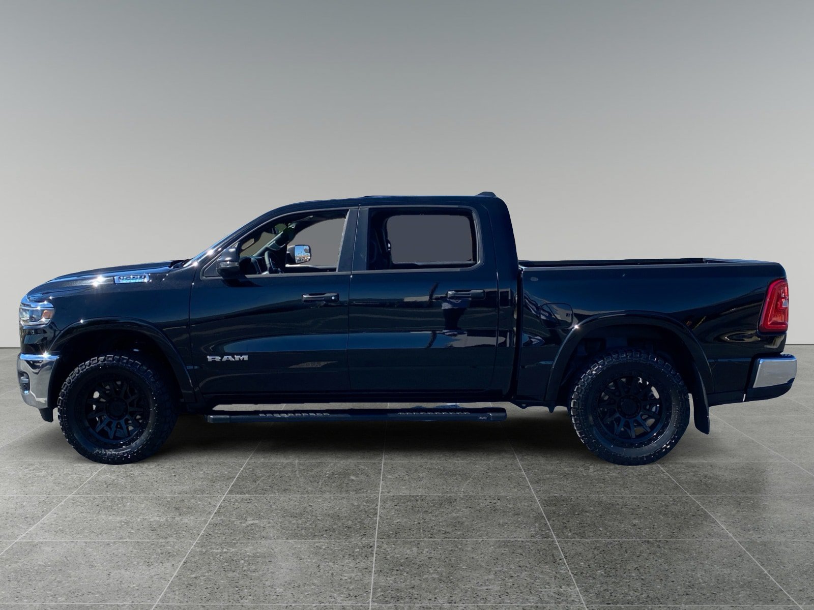 Used 2025 RAM 1500 Big Horn AWD/4WD image 2
