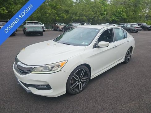 Used 2017 Honda Accord Sport image 5