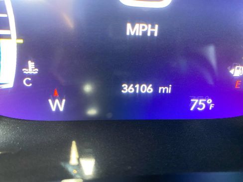 Used 2025 Chrysler Pacifica Select FWD image 34