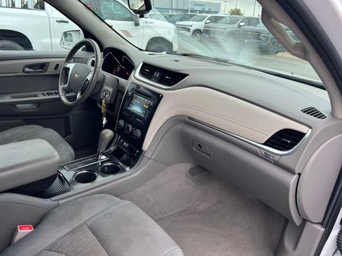 Used 2017 Chevrolet Traverse LT w/ Style and Technology Package AWD/4WD image 33