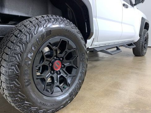 Used 2025 Toyota Tacoma TRD Pro image 41