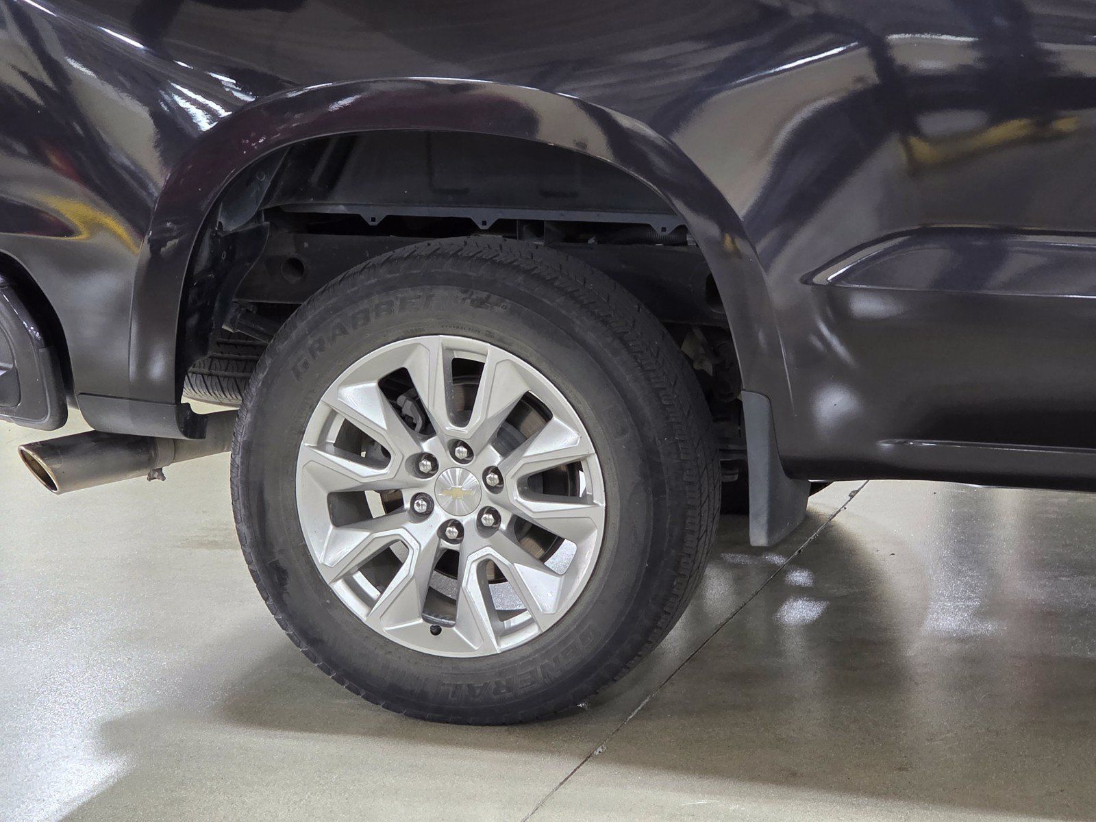 Used 2023 Chevrolet Silverado 1500 Custom RWD image 9