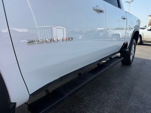 Used 2024 Chevrolet Silverado 2500 LT AWD/4WD image 16