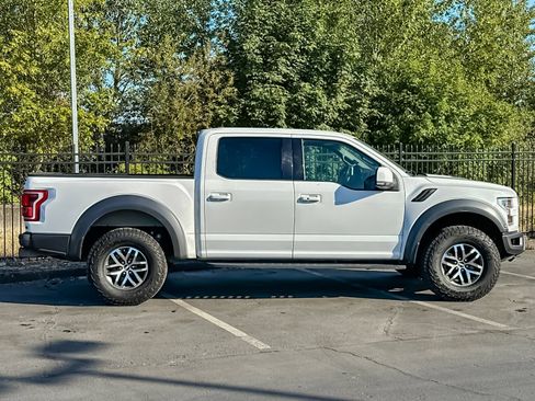 Used 2018 Ford F150 Raptor w/ Equipment Group 802A Luxury AWD/4WD image 2