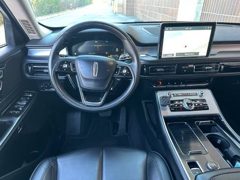 Used 2023 Lincoln Aviator AWD image 15
