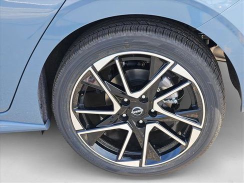 New 2025 Nissan Sentra SR image 9