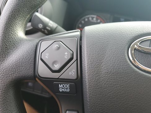Certified 2022 Toyota Tacoma SR AWD/4WD image 22