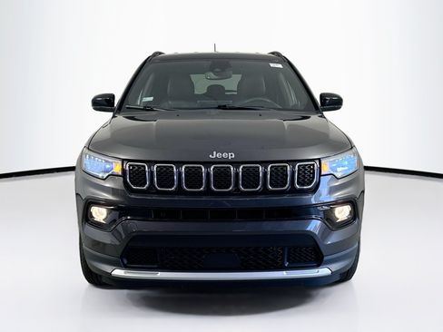 Used 2023 Jeep Compass Limited AWD/4WD image 2