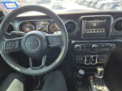 Used 2023 Jeep Wrangler Unlimited Sport AWD/4WD image 10