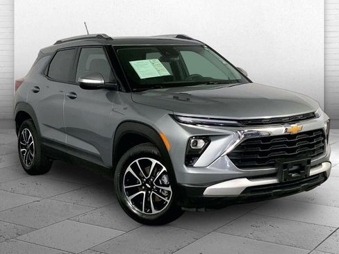 Used 2025 Chevrolet TrailBlazer LT AWD/4WD image 1