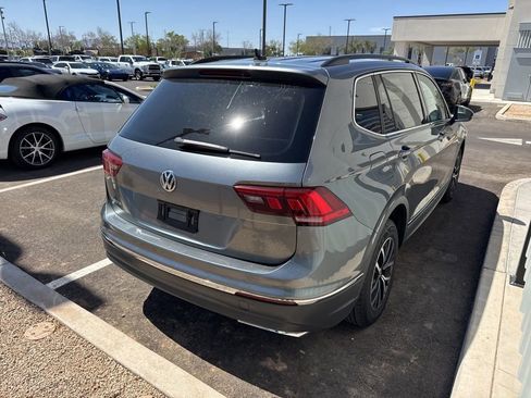 Used 2021 Volkswagen Tiguan SE FWD image 4