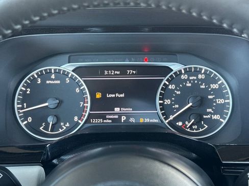 Used 2024 Nissan Pathfinder SV w/ SV Premium Package FWD image 23