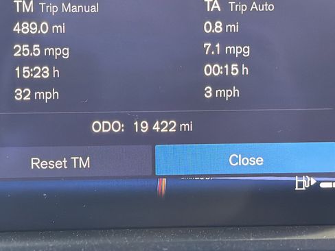 Certified 2025 Volvo V60 B5 Cross Country Plus image 22