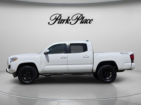 Used 2022 Toyota Tacoma SR w/ SR Convenience Package image 2