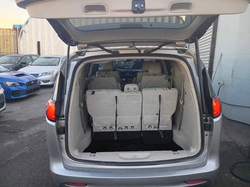 Used 2021 Chrysler Voyager Lxi image 6