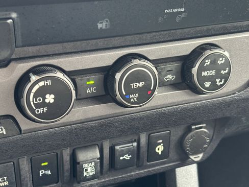 Used 2020 Toyota Tacoma TRD Sport image 24