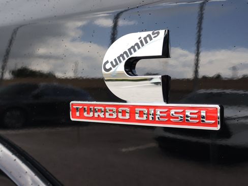 Used 2025 RAM 2500 Limited AWD/4WD image 18