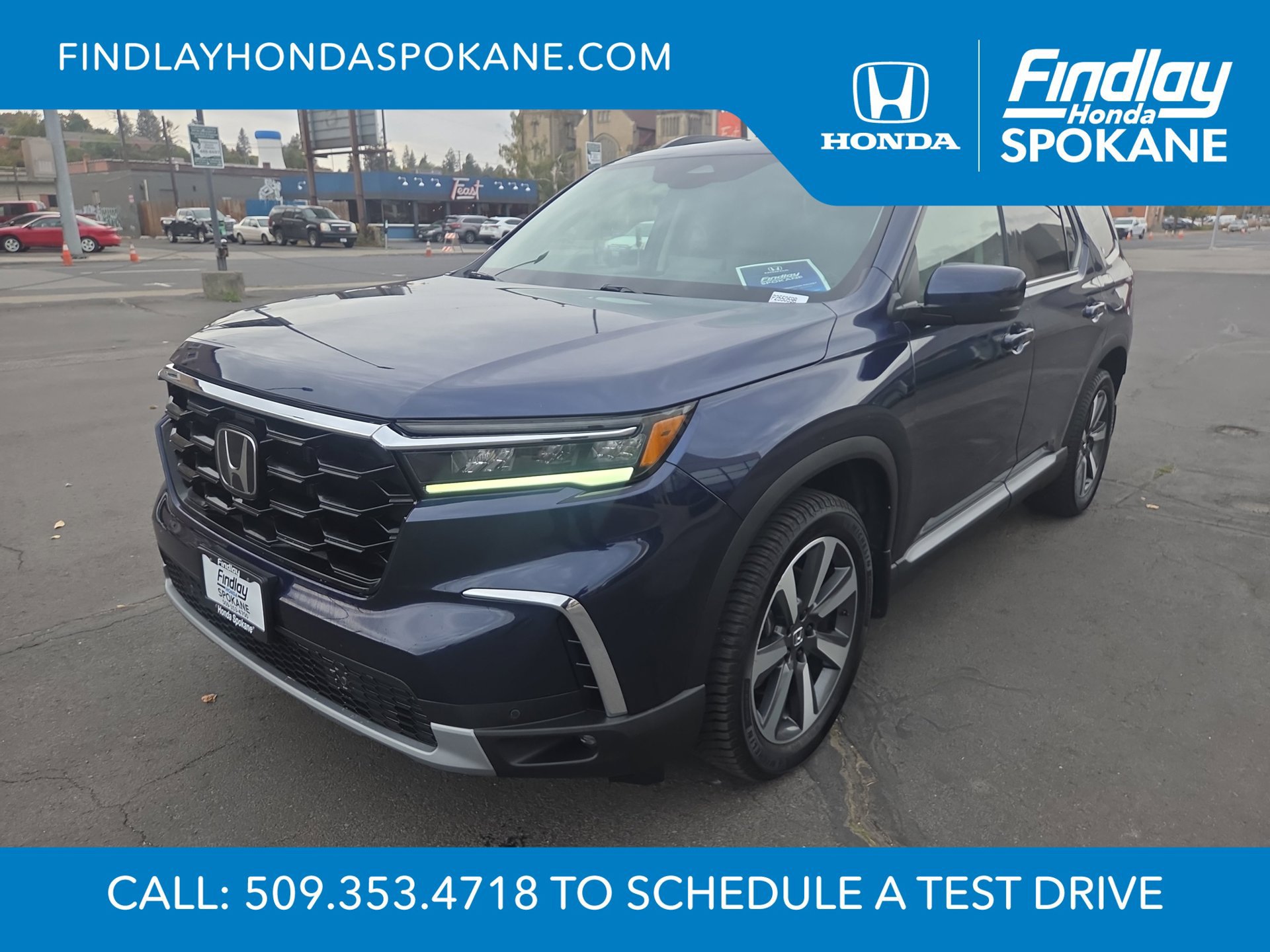 Used 2023 Honda Pilot Touring image 1