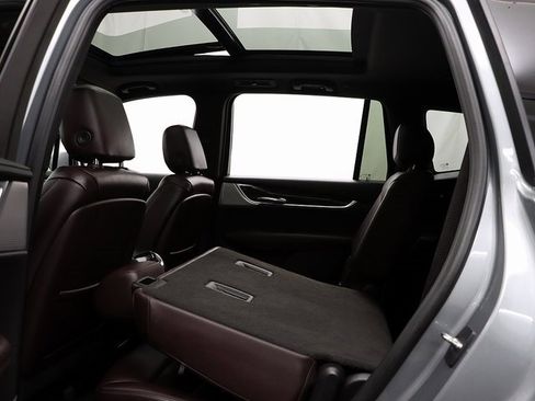 Used 2023 Cadillac XT6 Premium Luxury image 13