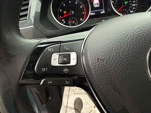 Used 2020 Volkswagen Tiguan SE image 30