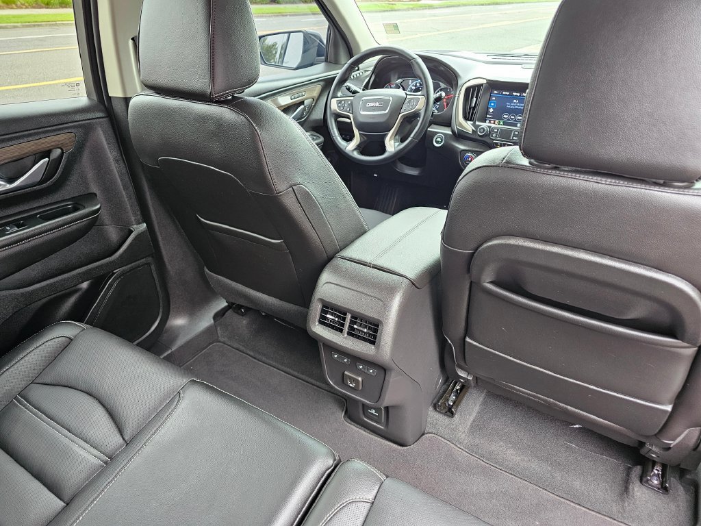 Used 2024 GMC Terrain Denali w/ Black Diamond Edition AWD/4WD image 16