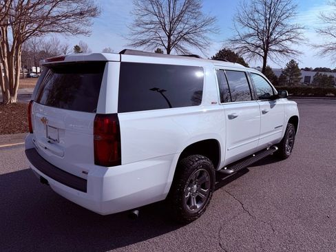 Used 2018 Chevrolet Suburban LT image 16